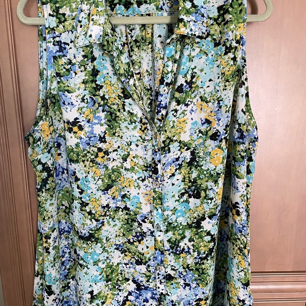 Floral Sleeveless Blouse - Multicolor